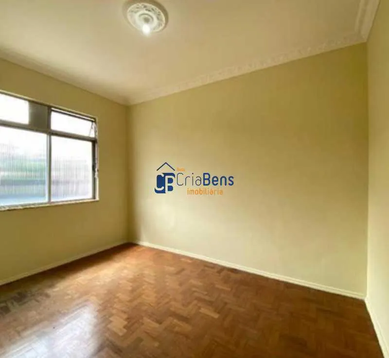 Wood or laminate floors in a 2-bedroom apartment, 60 m² — photo 14