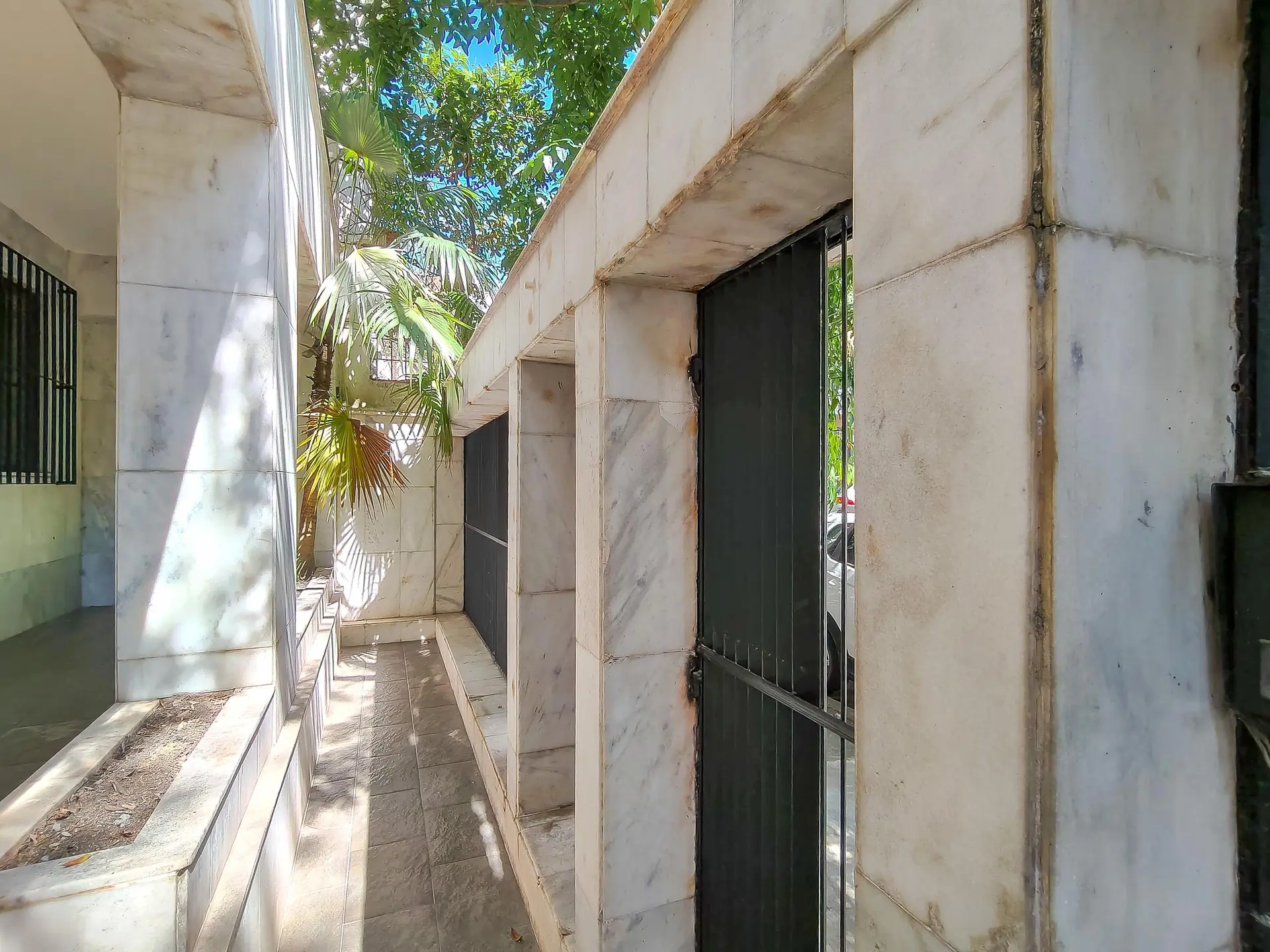 House for rent with 5 bedrooms and 8 bathrooms — photo 80