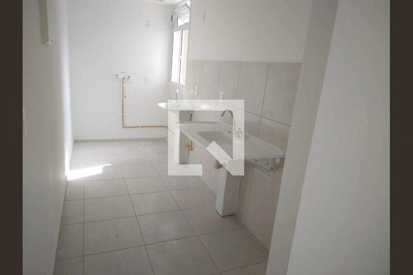 Apartamento de 2 quartos com cozinha fechada e 45 m² — photo 8