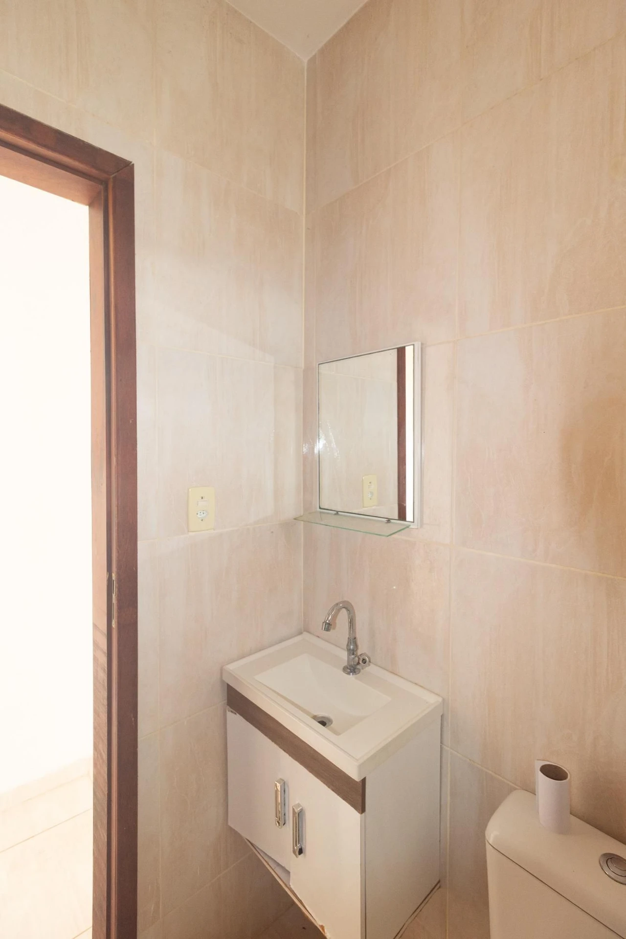 Unfurnished 2-bedroom apartment with 1 bathroom and pets — photo 18