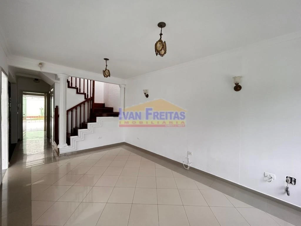 3-bedroom house with a walk-in closet in Curitiba — photo 8