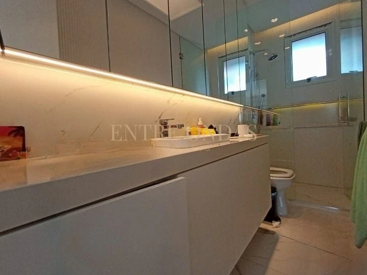 Дом с 3 спальнями, 1 сьютом и 250 м² — photo 13