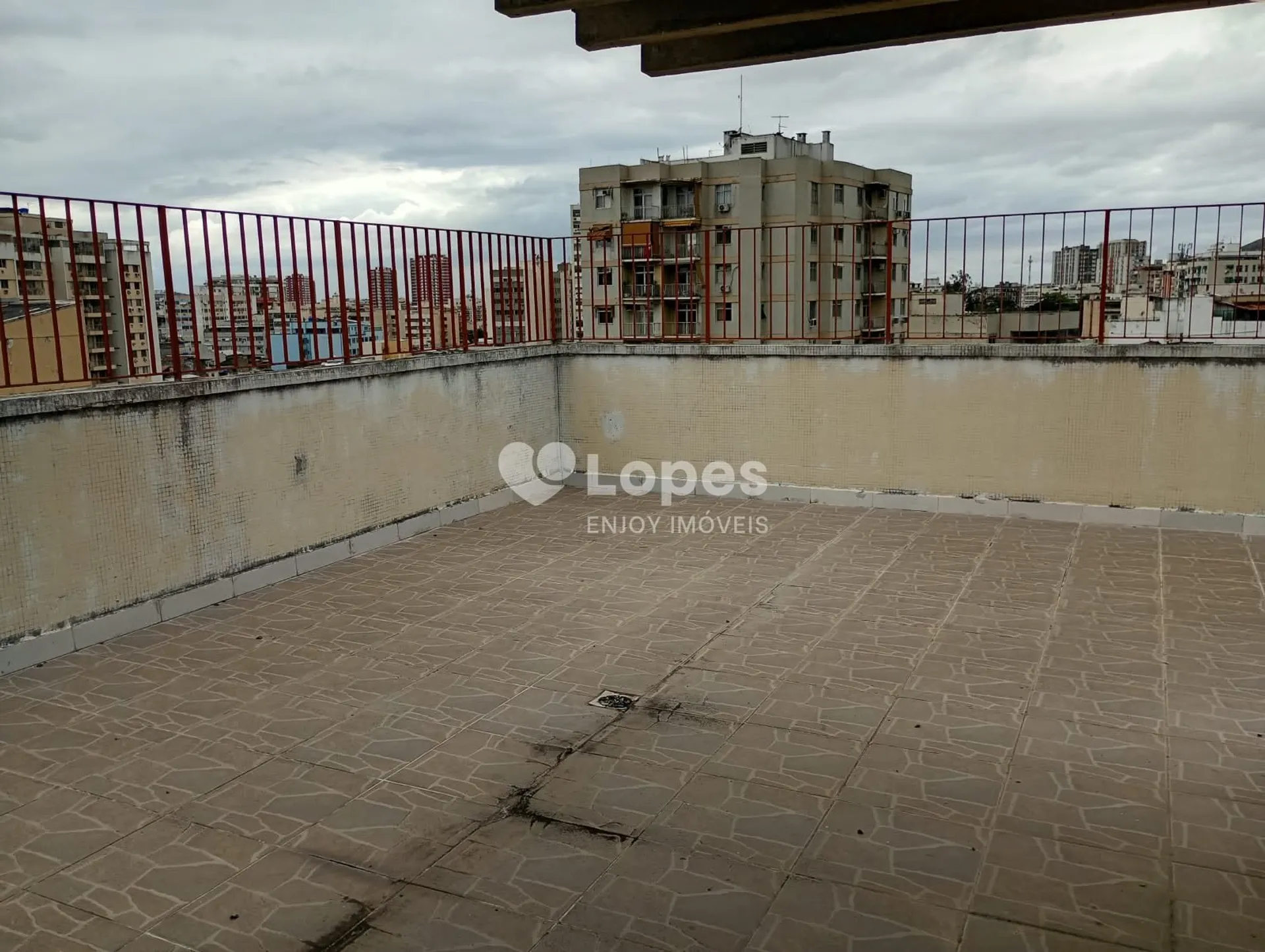 2-bedroom apartment with a mountain view — photo 12