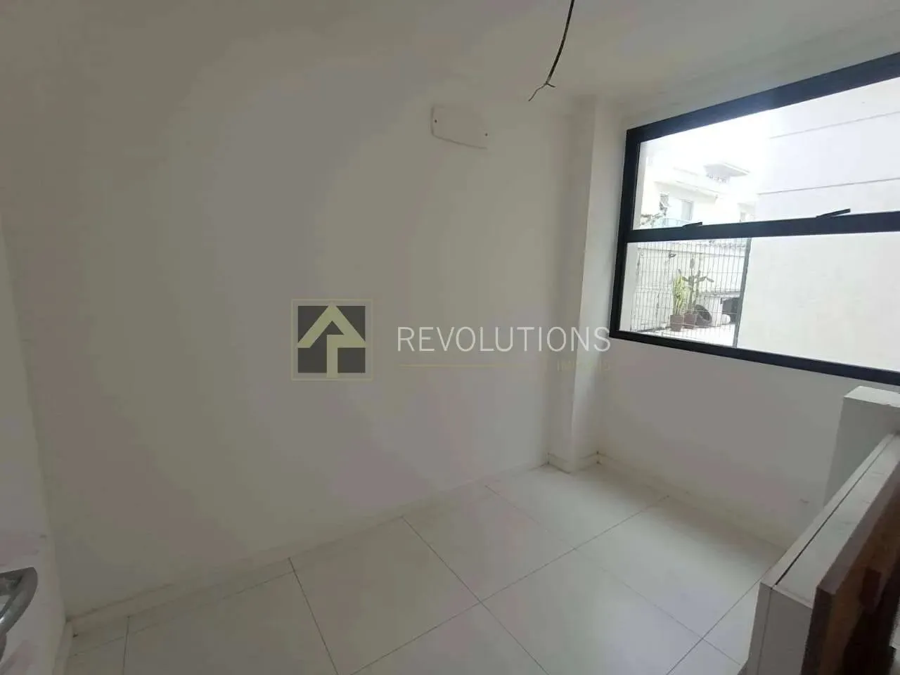 Casa sin amueblar con 4 dormitorios y balcón — photo 9