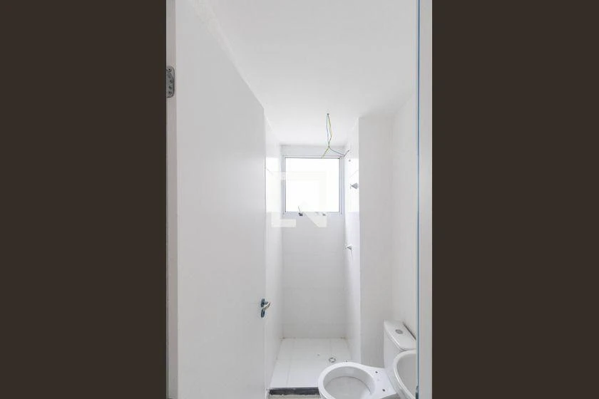 2-bedroom apartment in a building with a gym — photo 32