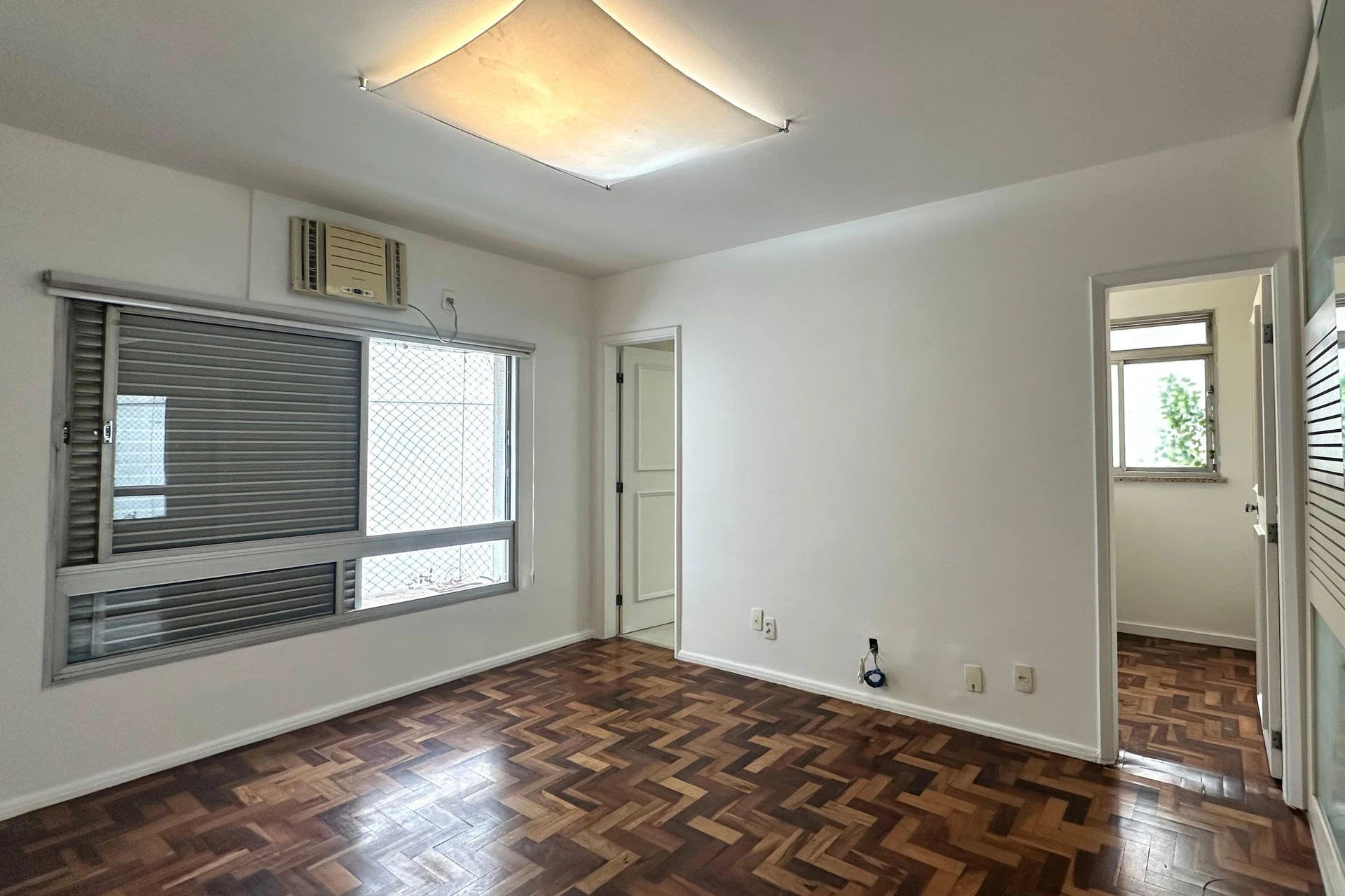 Unfurnished apartment with 2 en-suite bedrooms — photo 15