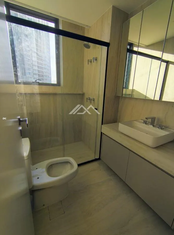 4-bedroom unfurnished apartment with glassed balcony — photo 34