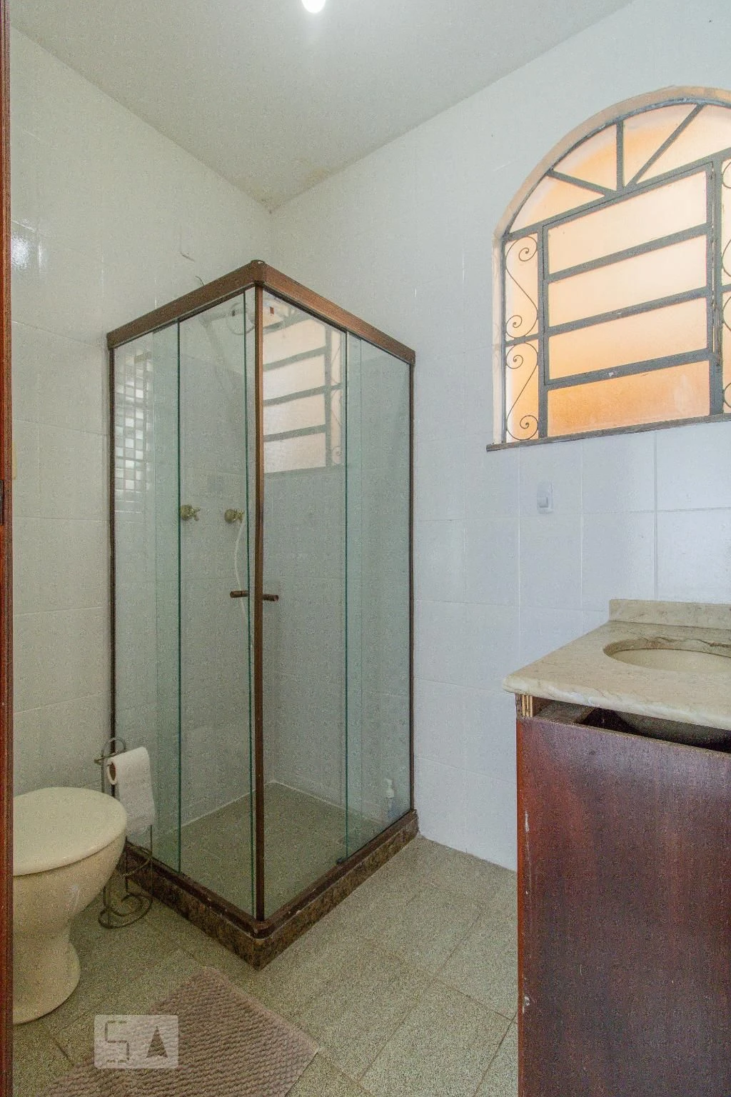 Rental house with 4 bedrooms and a private garden — photo 33