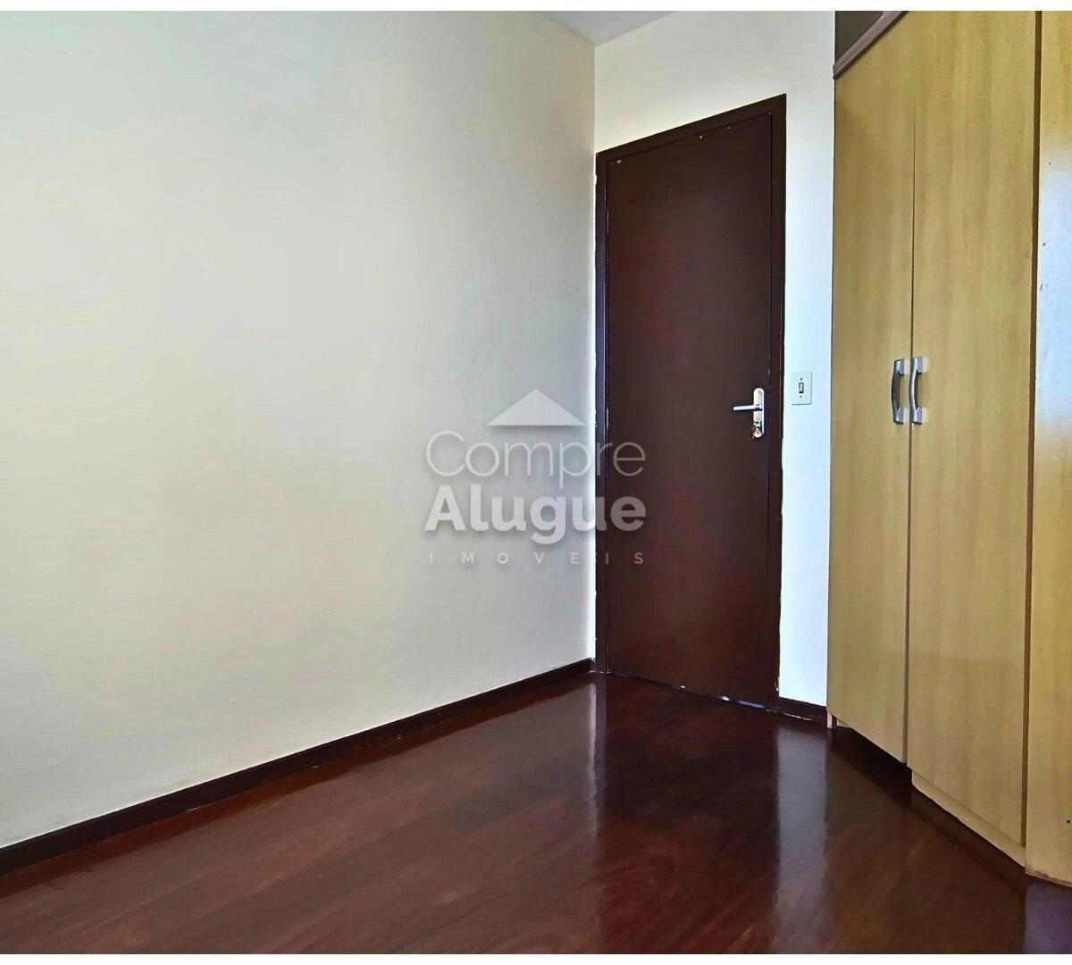 59 m² apartment with a walk-in closet and a home office — photo 35