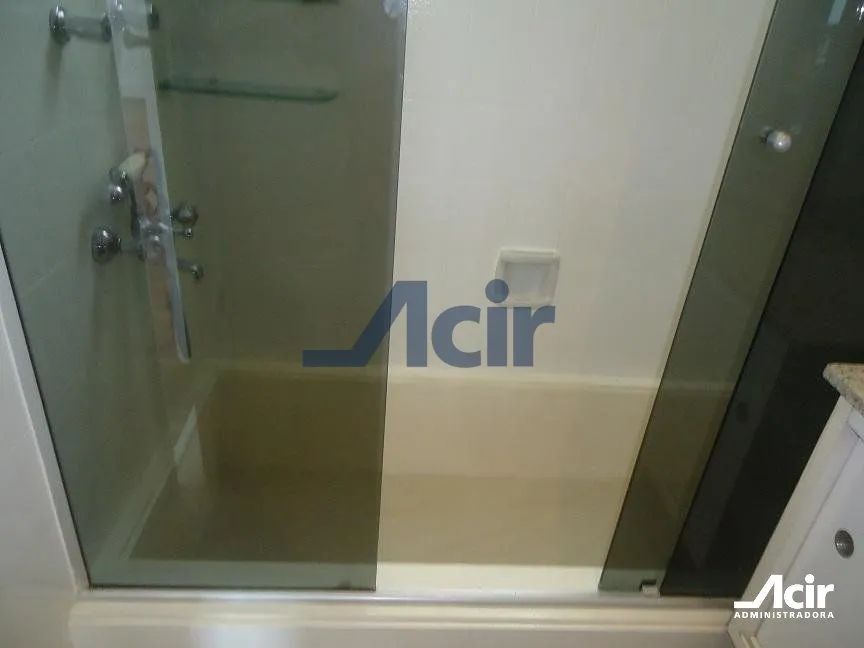 3-bedroom apartment with a water view in Rio de Janeiro — photo 12