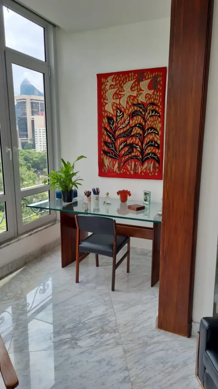 Apartamento con 3 dormitorios y ventanales de suelo a techo — photo 3