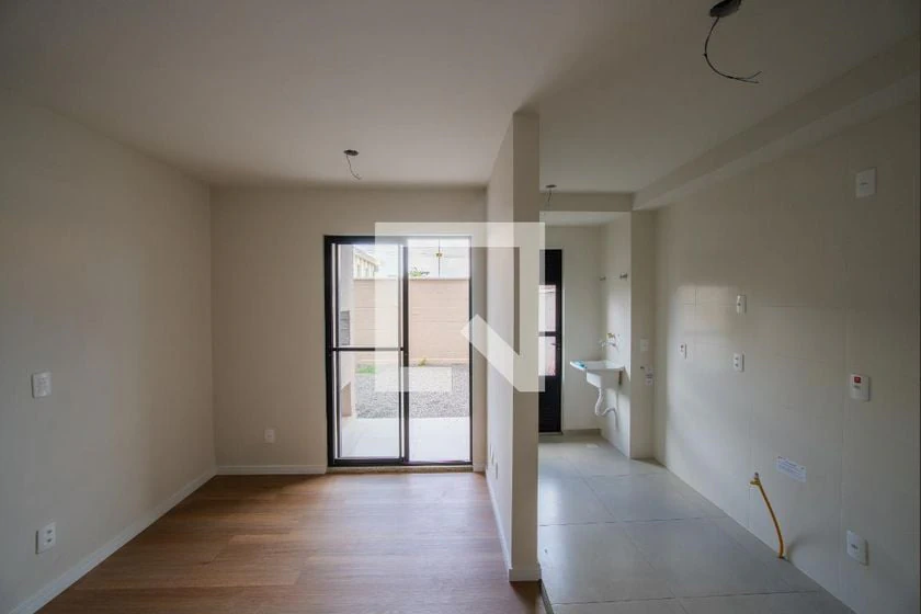 Apartment, 53 m², with wood or laminate floors — photo 2
