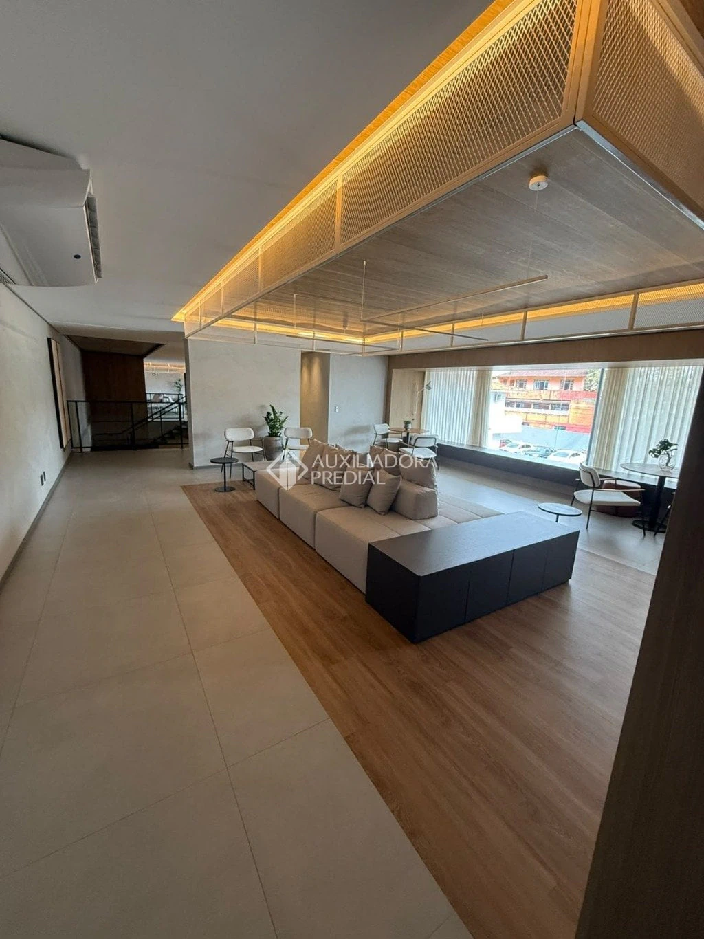 2-bedroom apartment in a building with a gym — photo 25