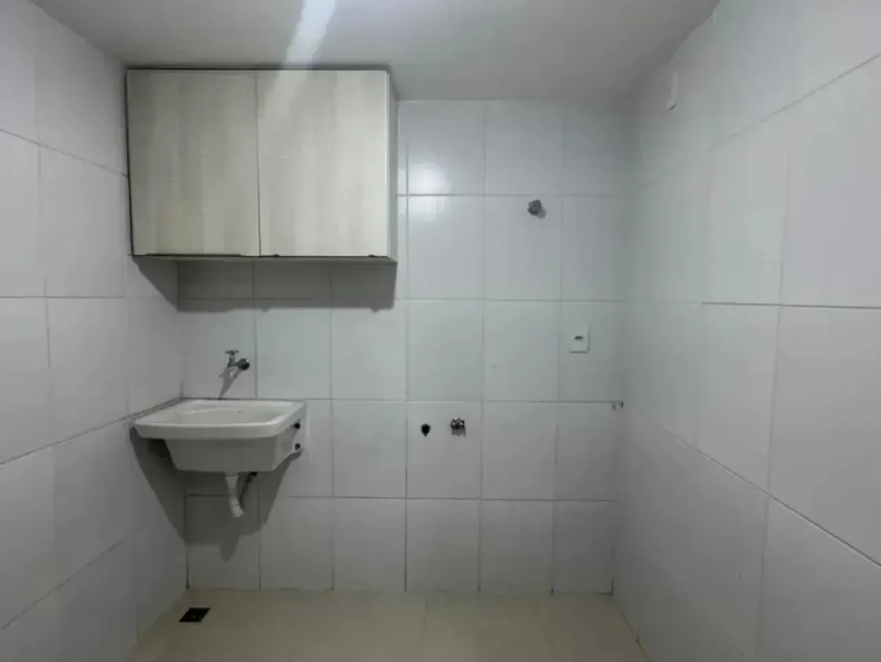 3-bedroom apartment in a building with a coworking space — photo 10