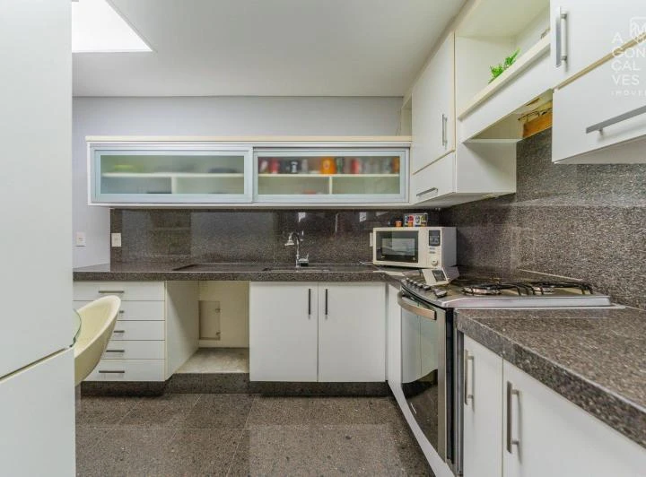 Cobertura com 4 quartos e 440 m², 3 vagas