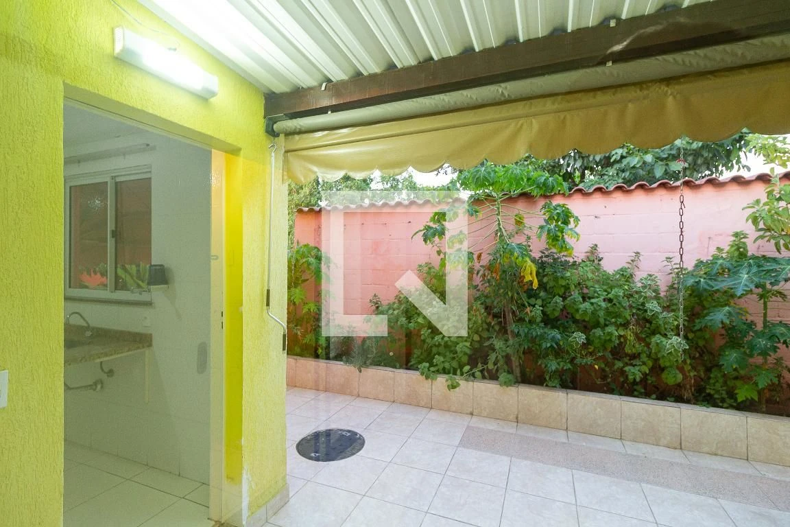 200 m² house with a private BBQ and a private pool — photo 10