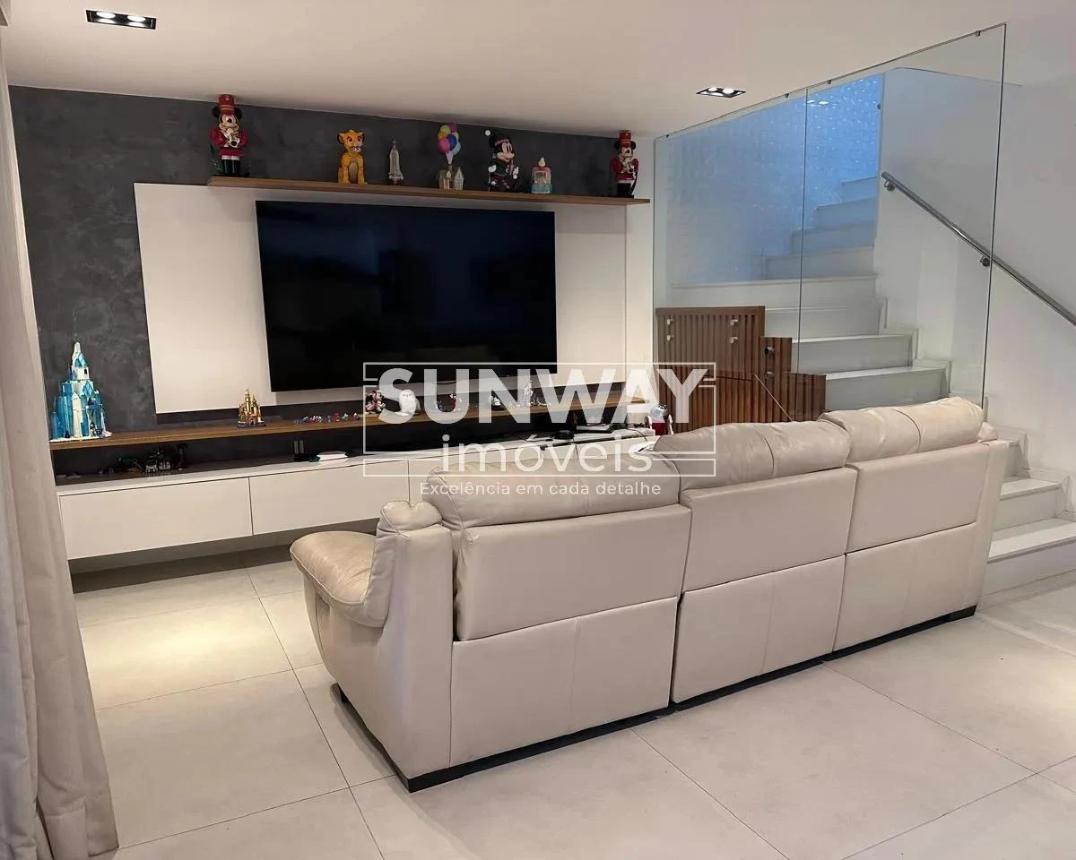 Робоче місце та 6 спалень: будинок 410 м² — photo 3