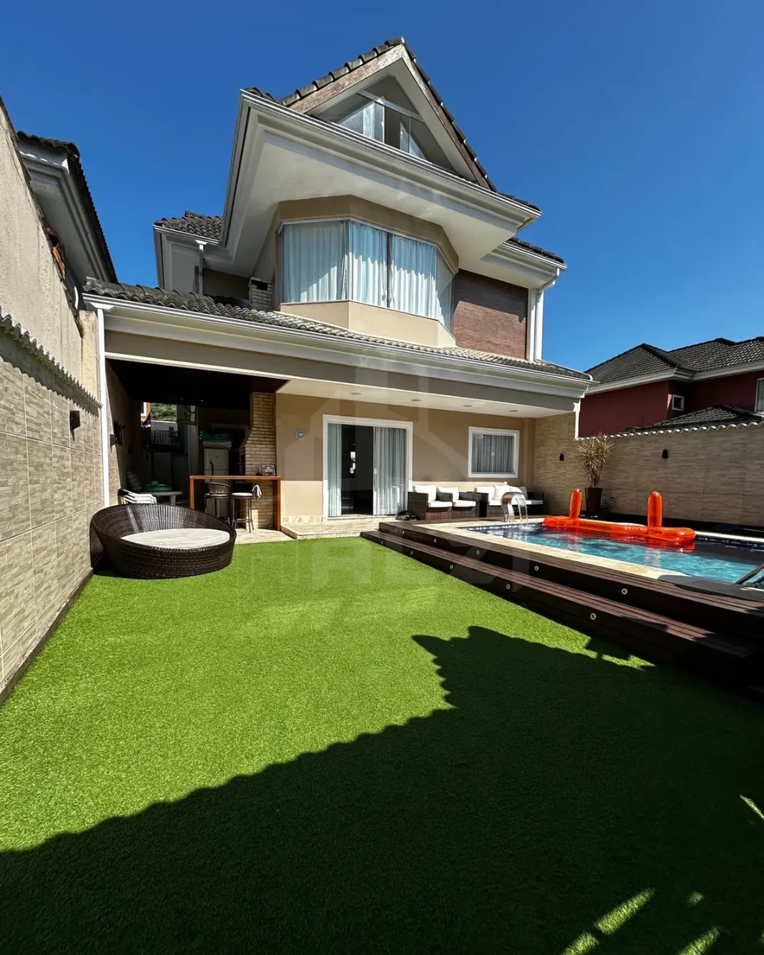 Furnished house with 4 bedrooms and 5 bathrooms — photo 31