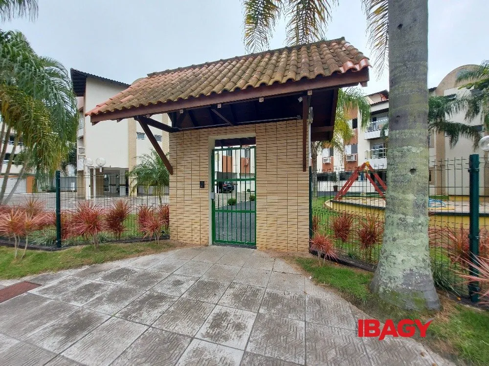 Apartamento de 2 dormitórios com piscina ao ar livre — photo 4