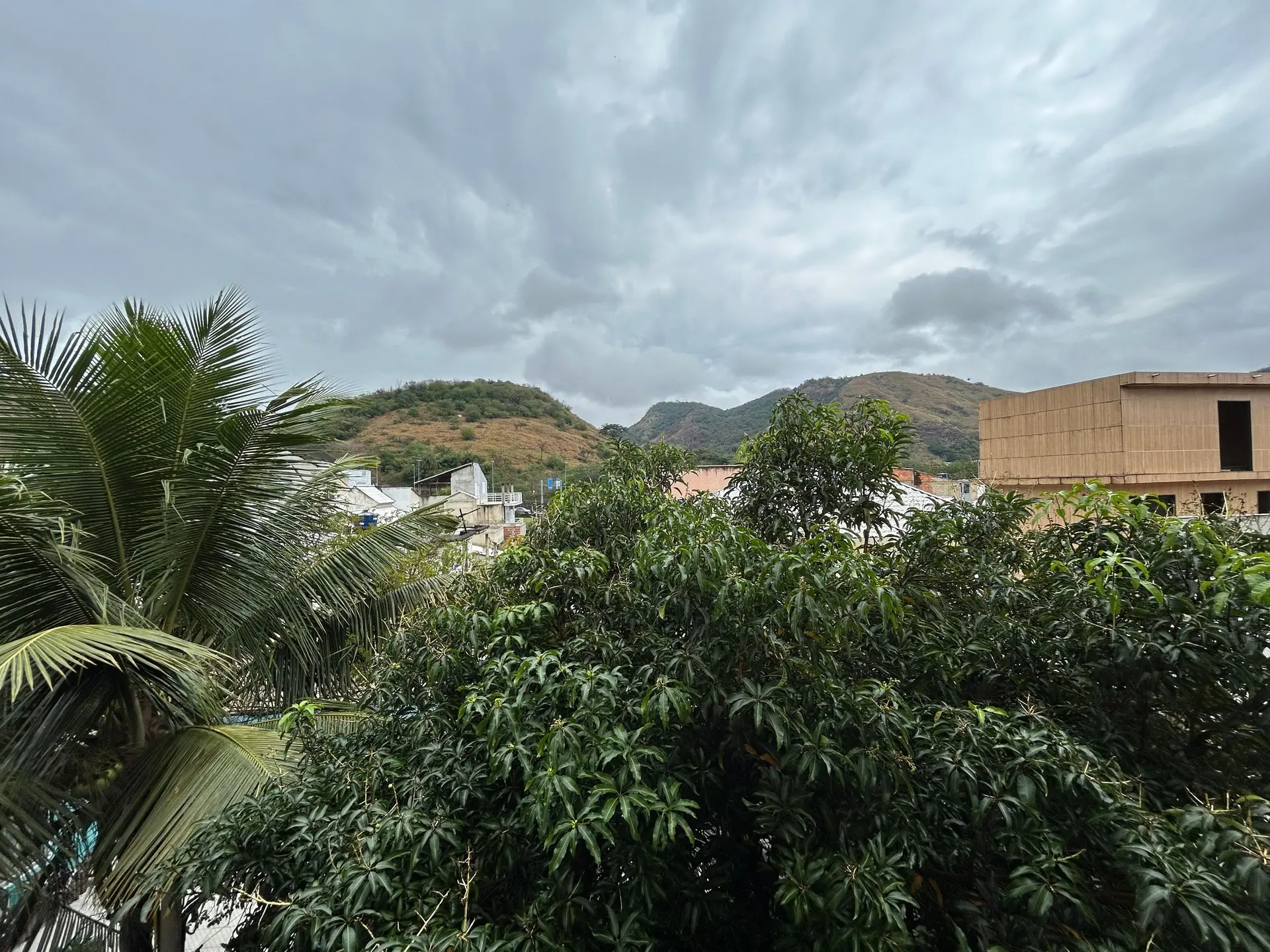 2-bedroom apartment with mountain views — photo 15