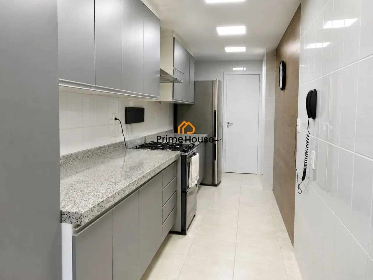 313 m² apartment with 5 bedrooms and 5 bathrooms — photo 2
