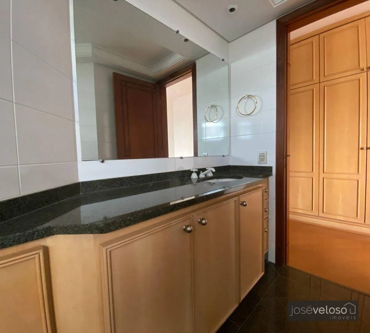 259 m² apartment with 4 bedrooms and private BBQ — photo 37