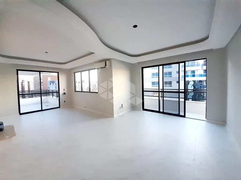 Duplex penthouse with 3 bedrooms and 303 m² — photo 8
