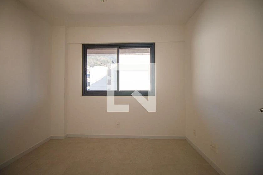 3-bedroom apartment with a gas stove and 2 parking spots — photo 7