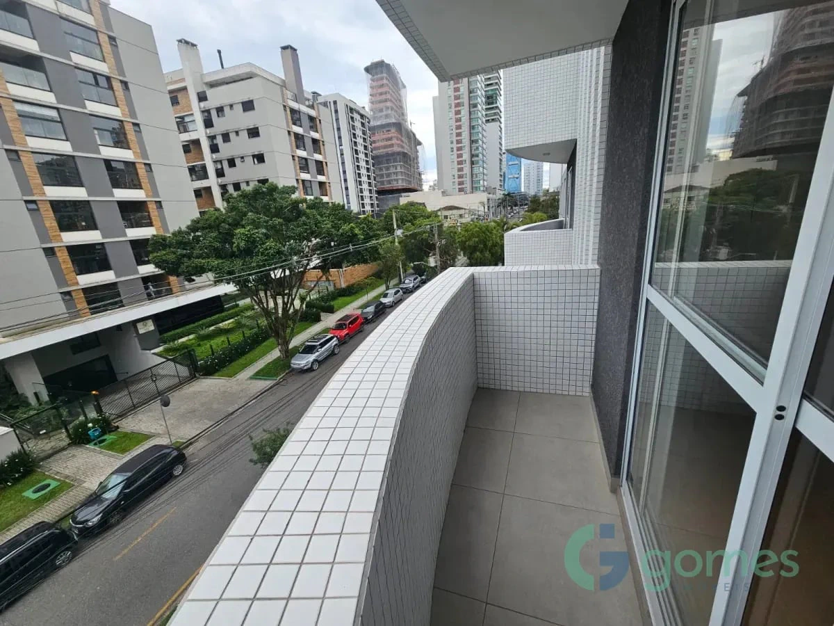 Departamento de 3 dormitorios con bañera en Curitiba — photo 17
