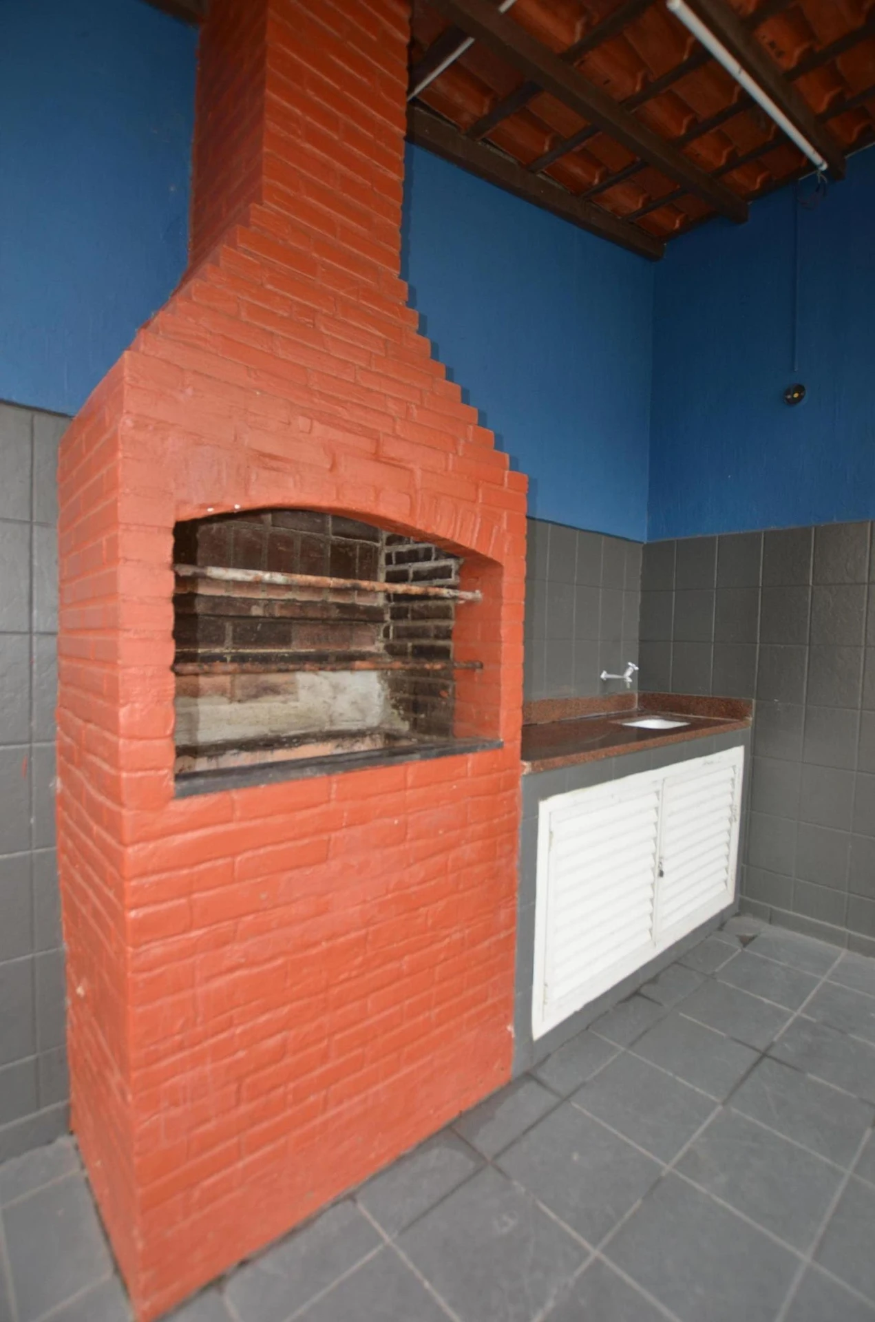 Furnished apartment, 126 m², with a grill on the balcony — photo 53