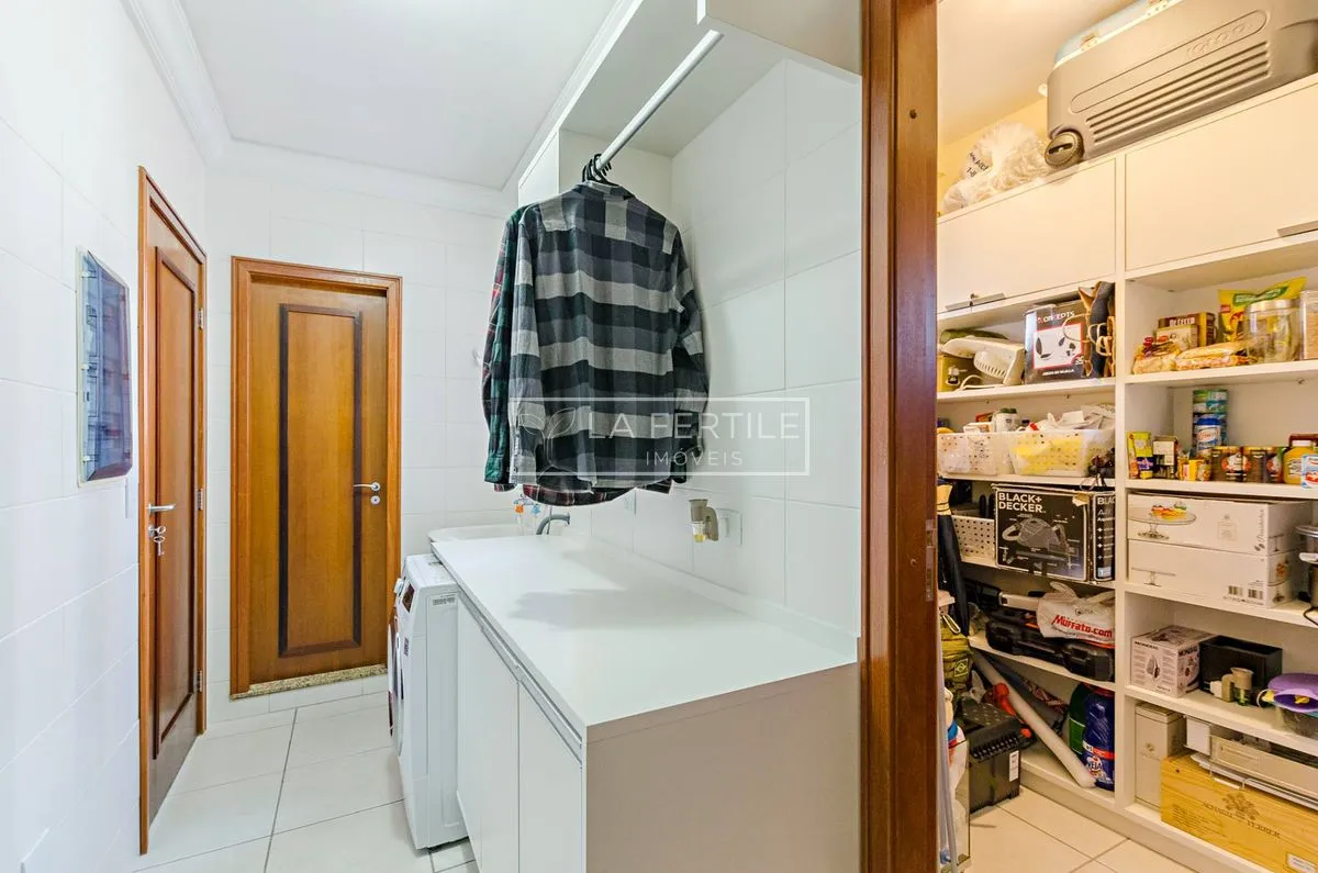 Apartamento mobiliado de 3 quartos e 3 banheiros com 149 m² — photo 30