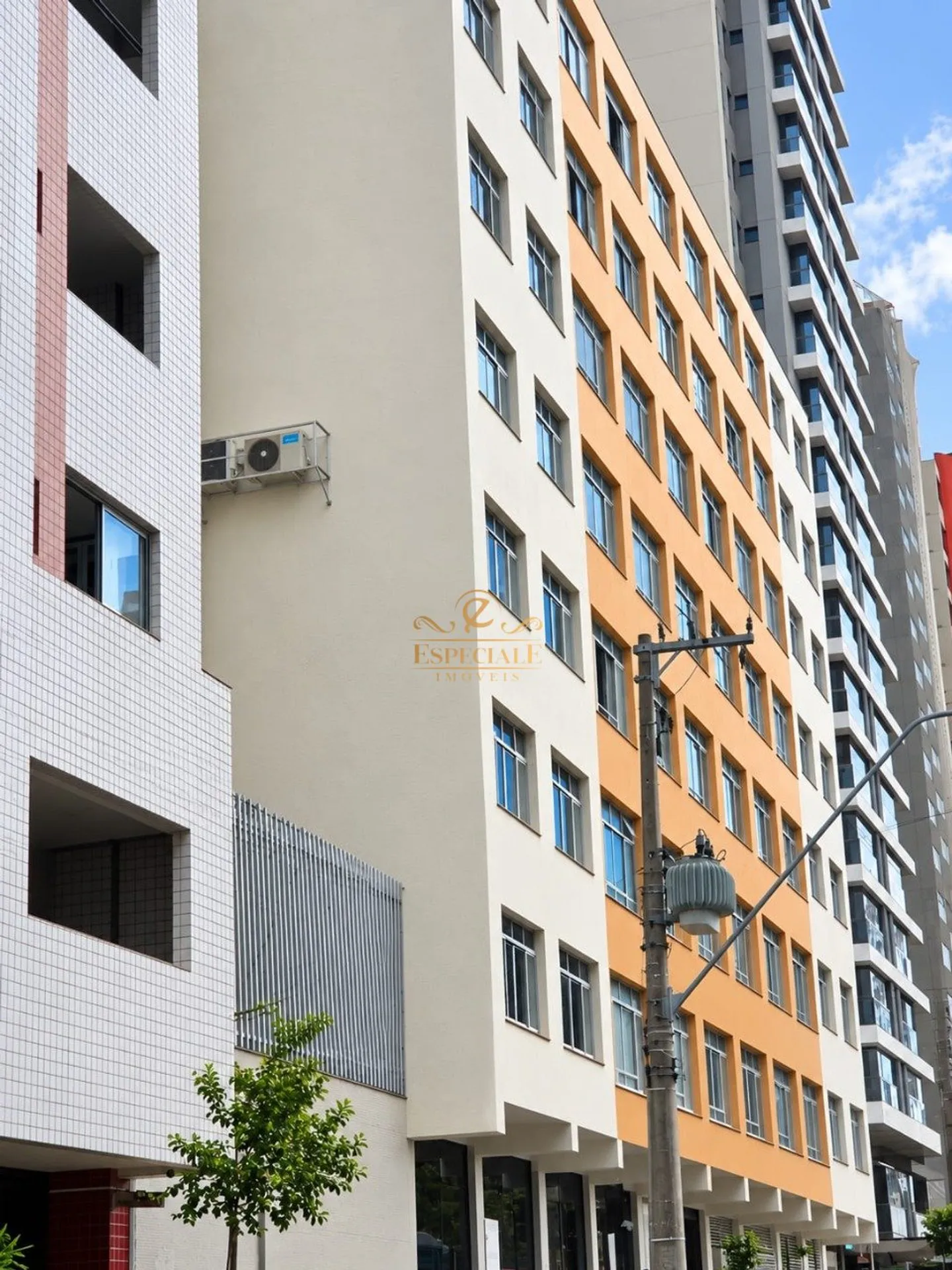 3-bedroom apartment with a bathtub in Curitiba — photo 11