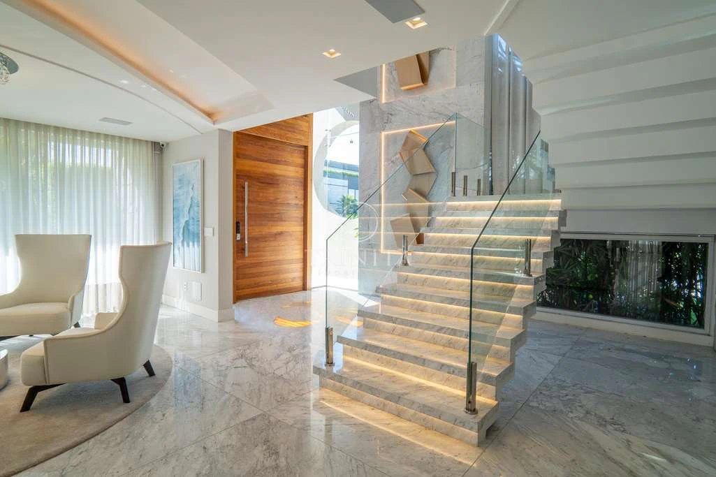 Furnished house with 5 en-suite bedrooms and 10 baths — photo 14