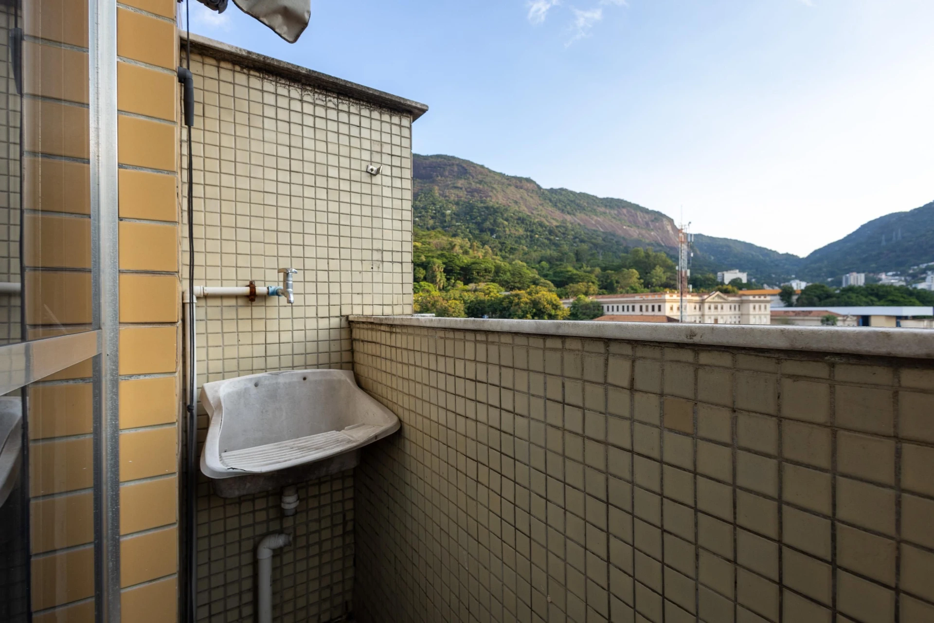 Furnished 1-bedroom apartment with 2 parking spaces — photo 28