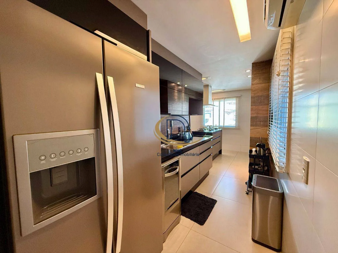 Front-facing penthouse with 215 m² and 4 bedrooms — photo 41
