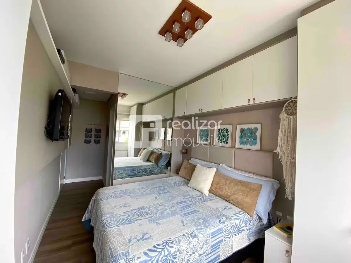 Furnished 2-bedroom apartment with private garden — photo 4