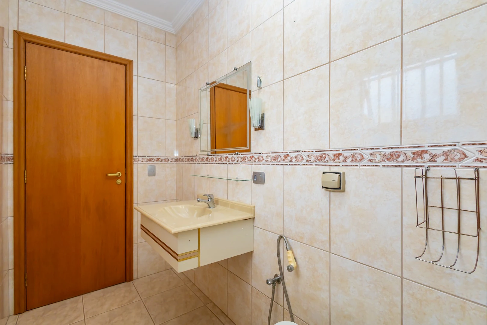 Furnished house with 3 bedrooms and 5 bathrooms — photo 12