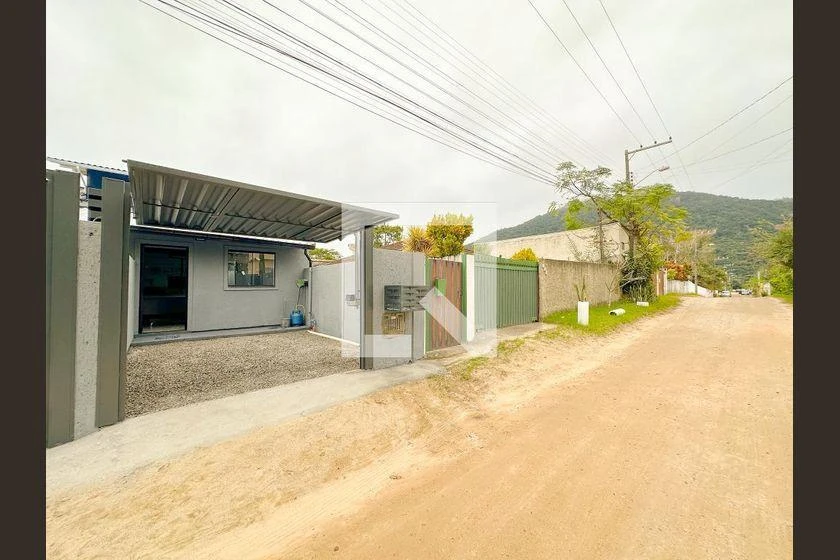 Furnished one-bedroom, 32 m² house in Florianópolis — photo 24