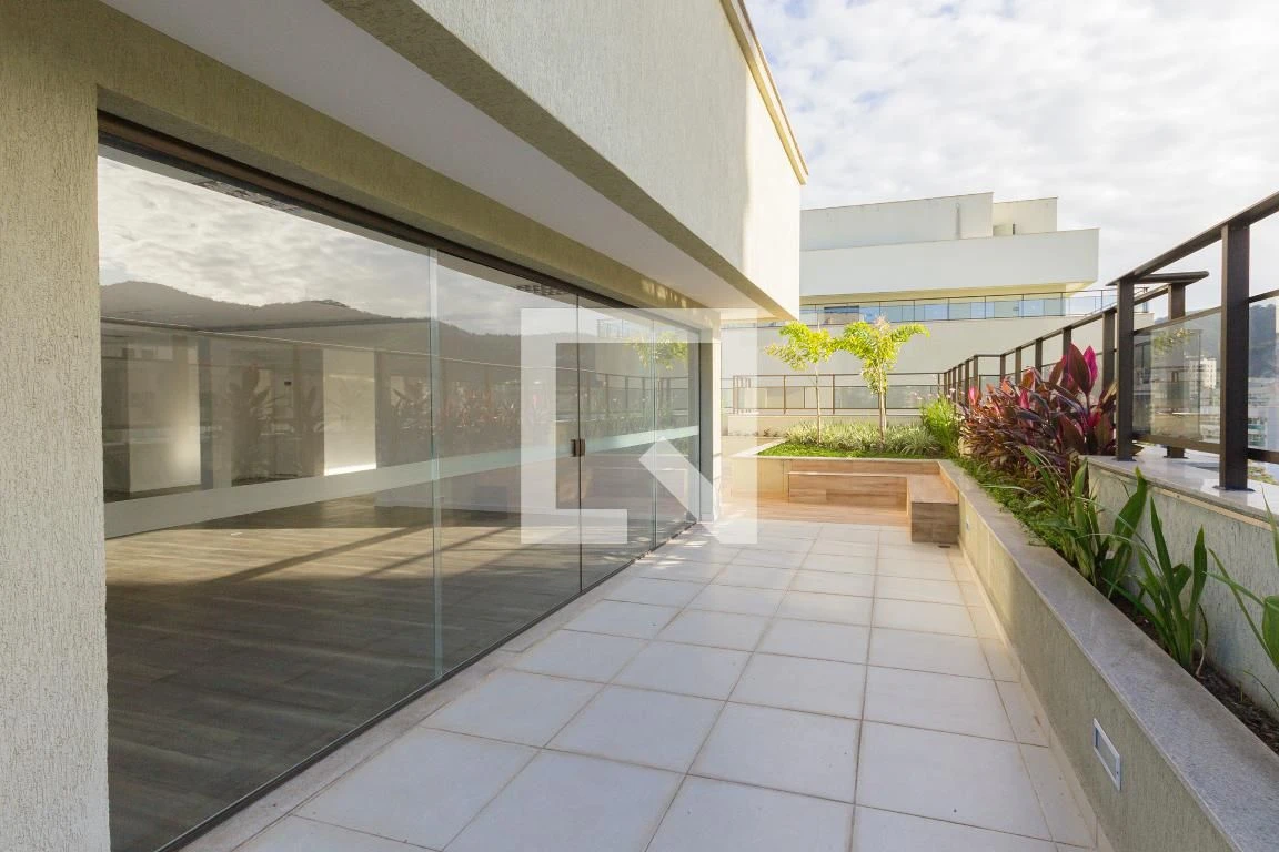 One-bedroom apartment with a mountain view in Rio de Janeiro — photo 6