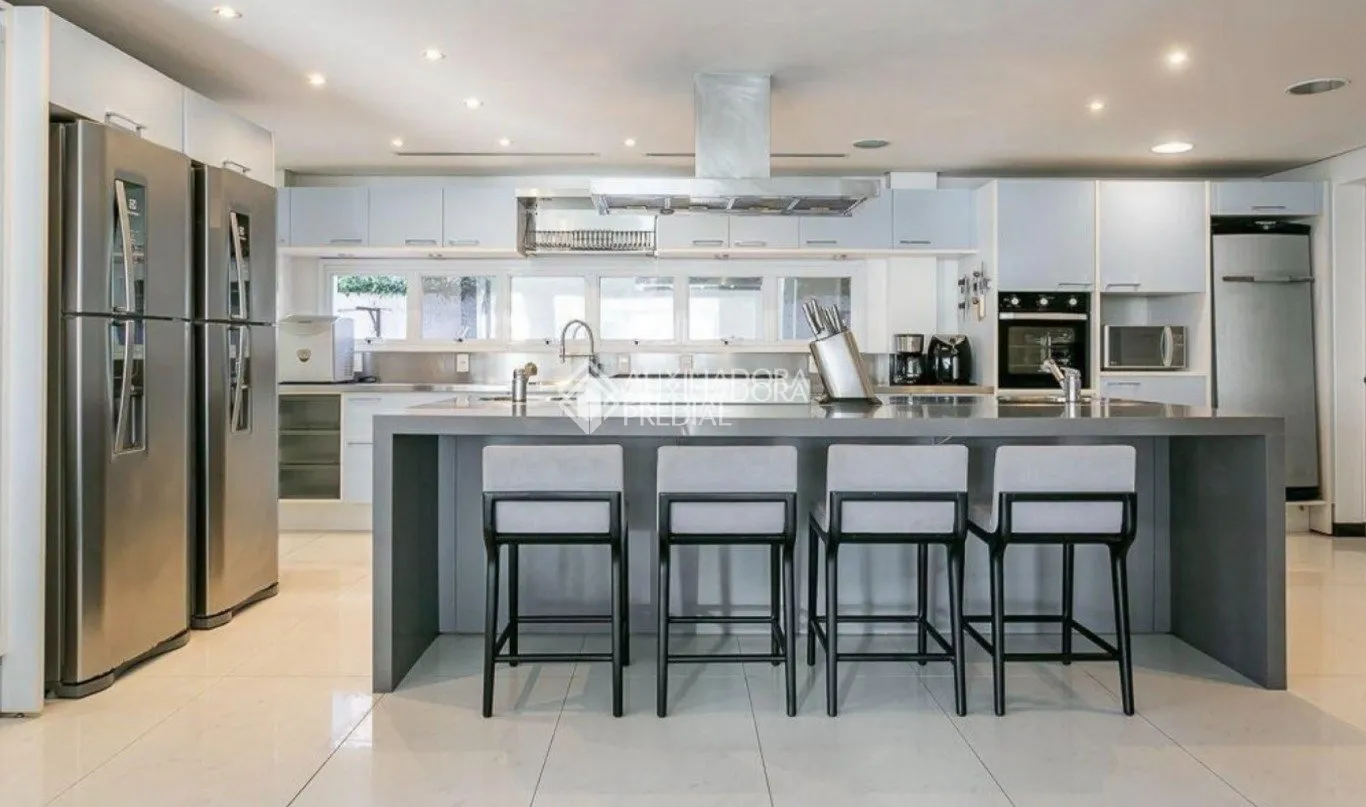 Furnished house with 6 en-suite bedrooms and 7 baths — photo 29