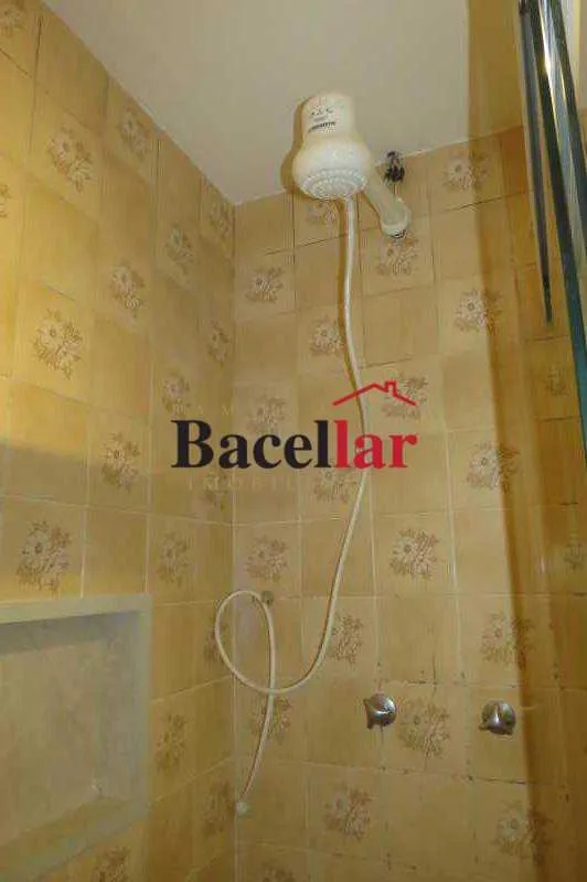 2-bedroom apartment in a building with a pool — photo 23