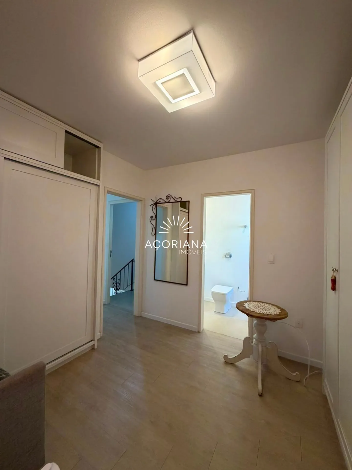 Furnished 600 m² house with 5 bedrooms and an integrated kitchen — photo 76
