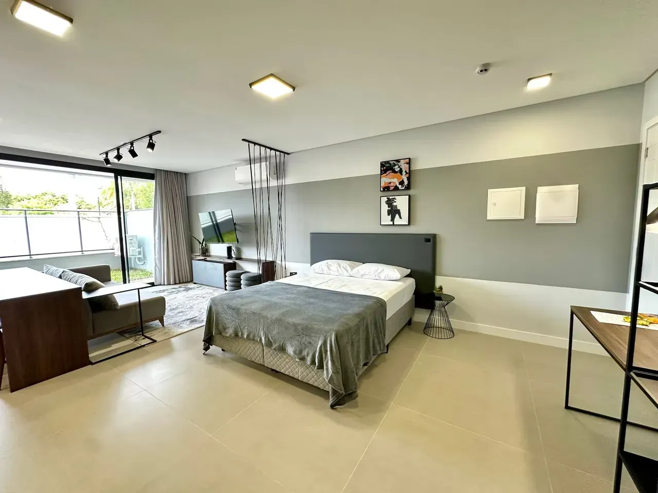 Furnished apartment, 50 m², with floor-to-ceiling windows — photo 3