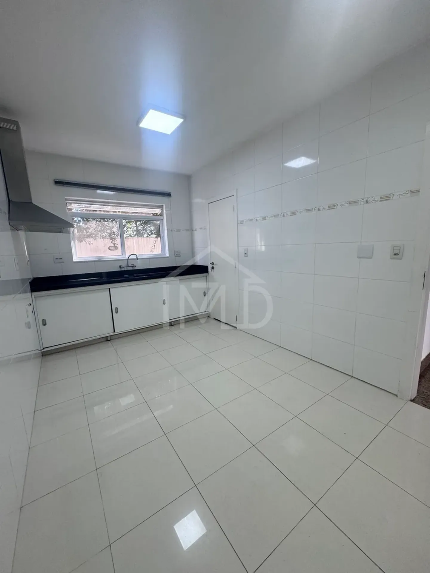 Casa com 4 suítes e 5 banheiros, 320 m² com churrasqueira — photo 31
