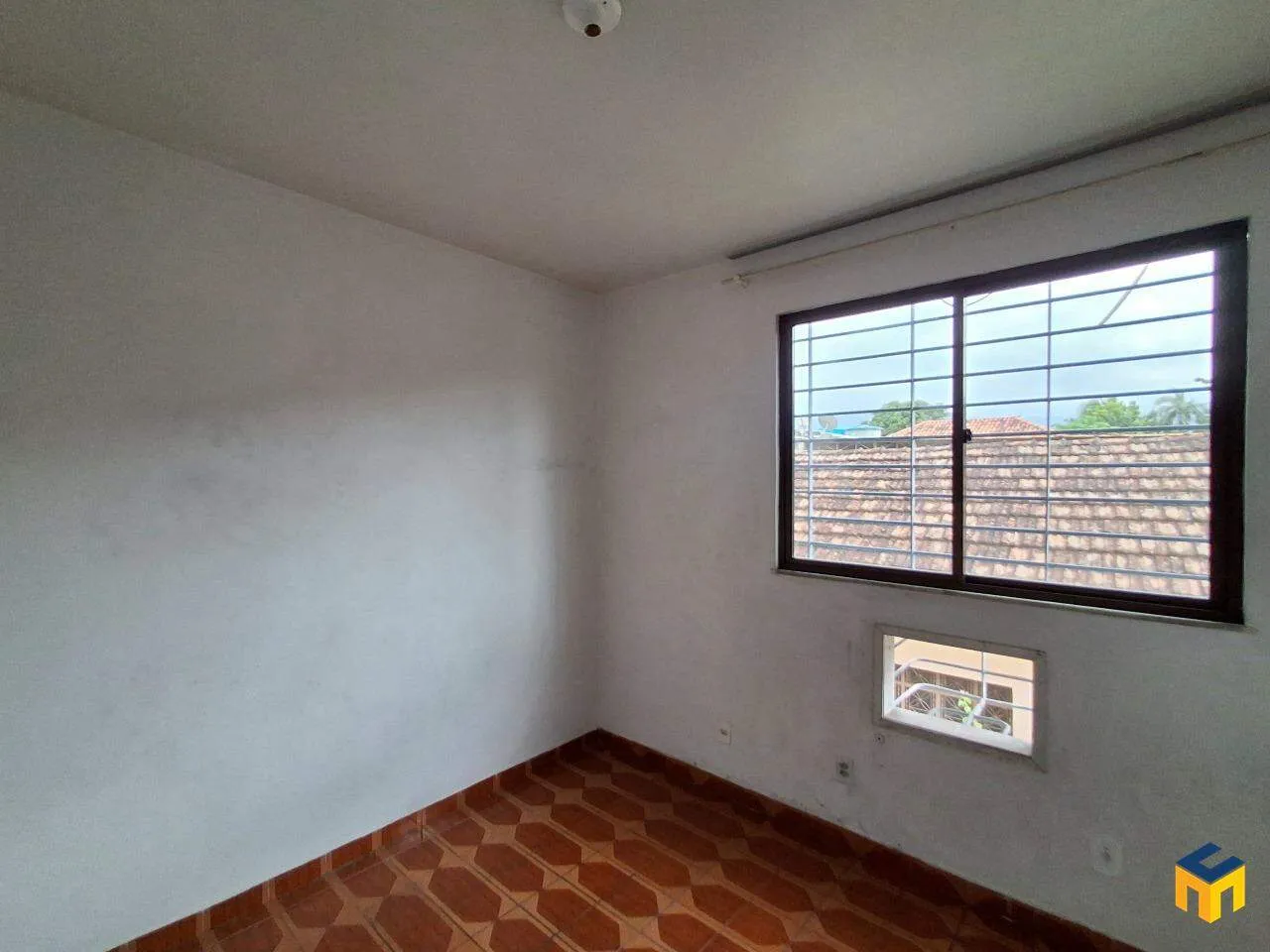 Apartment with 2 bedrooms, balcony and 1 parking spot — photo 3