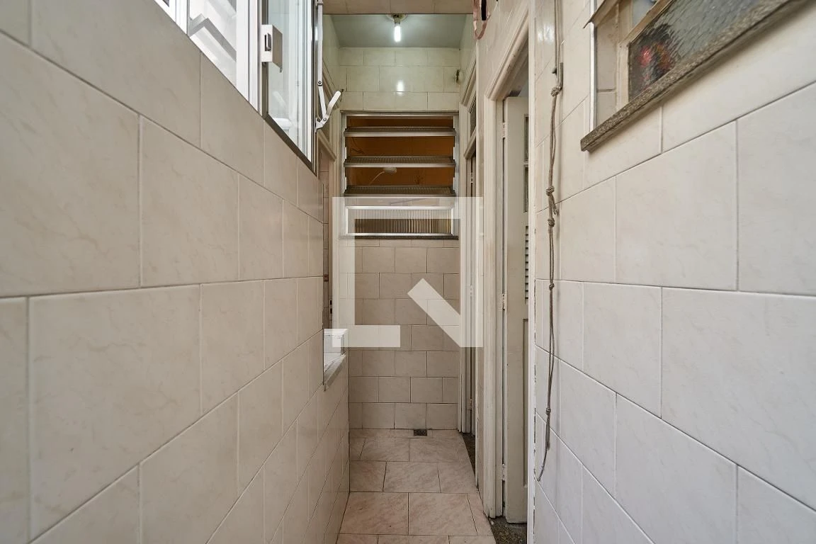 2-bedroom apartment with a bathtub — photo 28