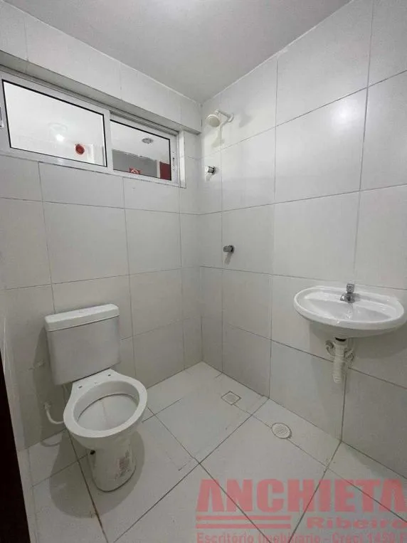 Квартира з 2 спальнями, у будинку є басейн — photo 4