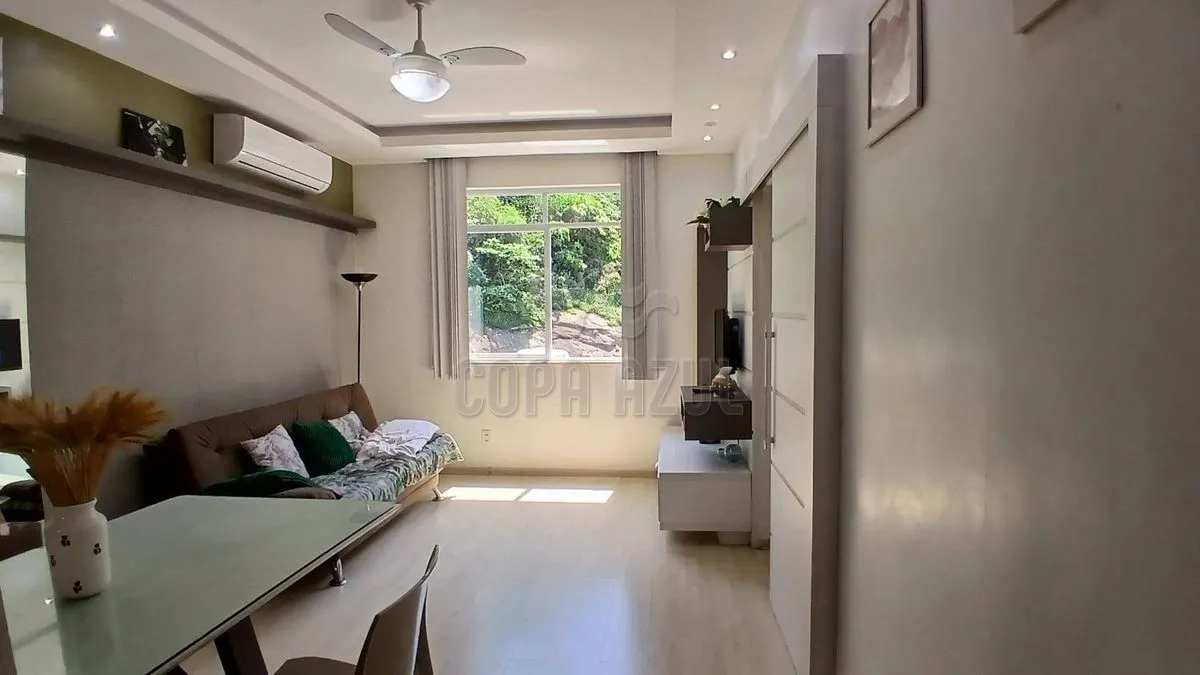 One-bedroom apartment with a mountain view in Rio de Janeiro — photo 4
