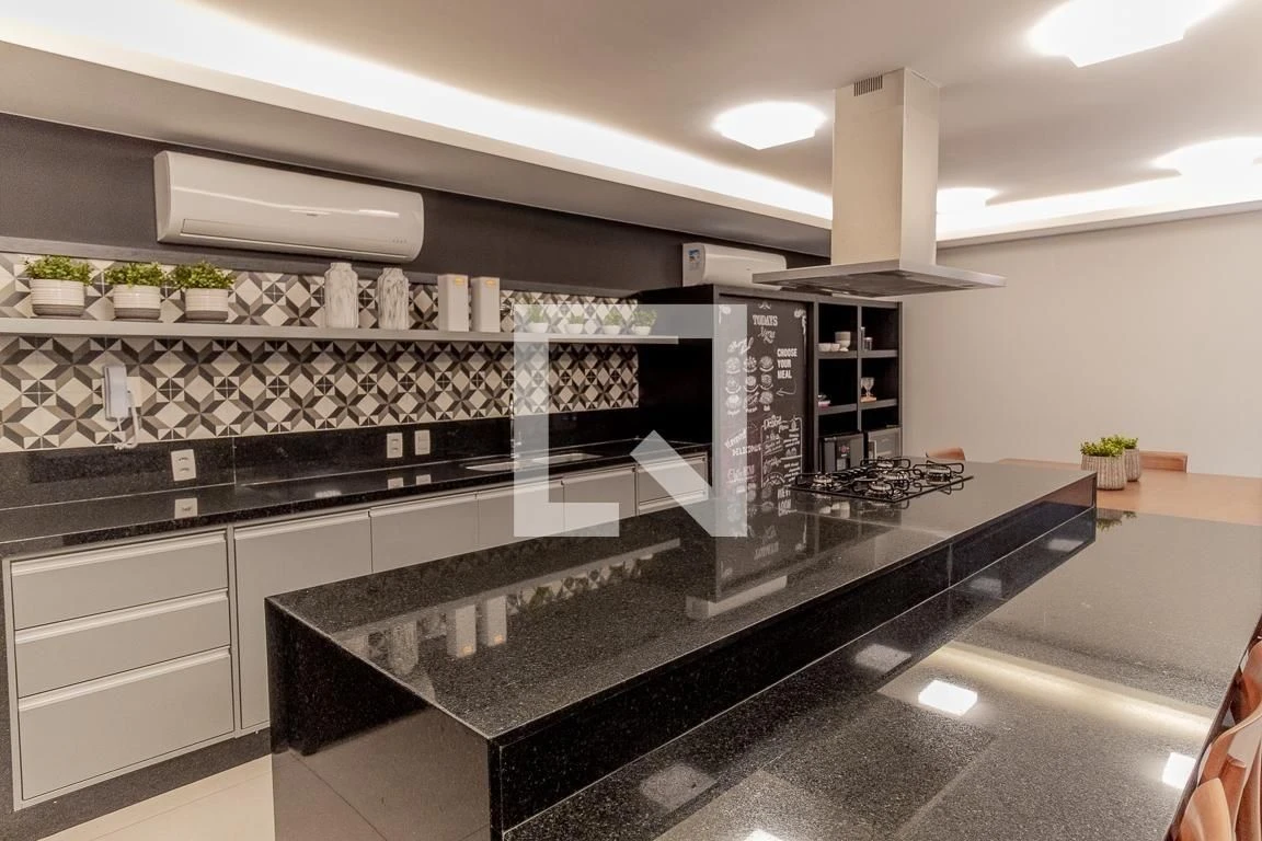 Furnished apartment, 42 m², with a glass-enclosed balcony — photo 37