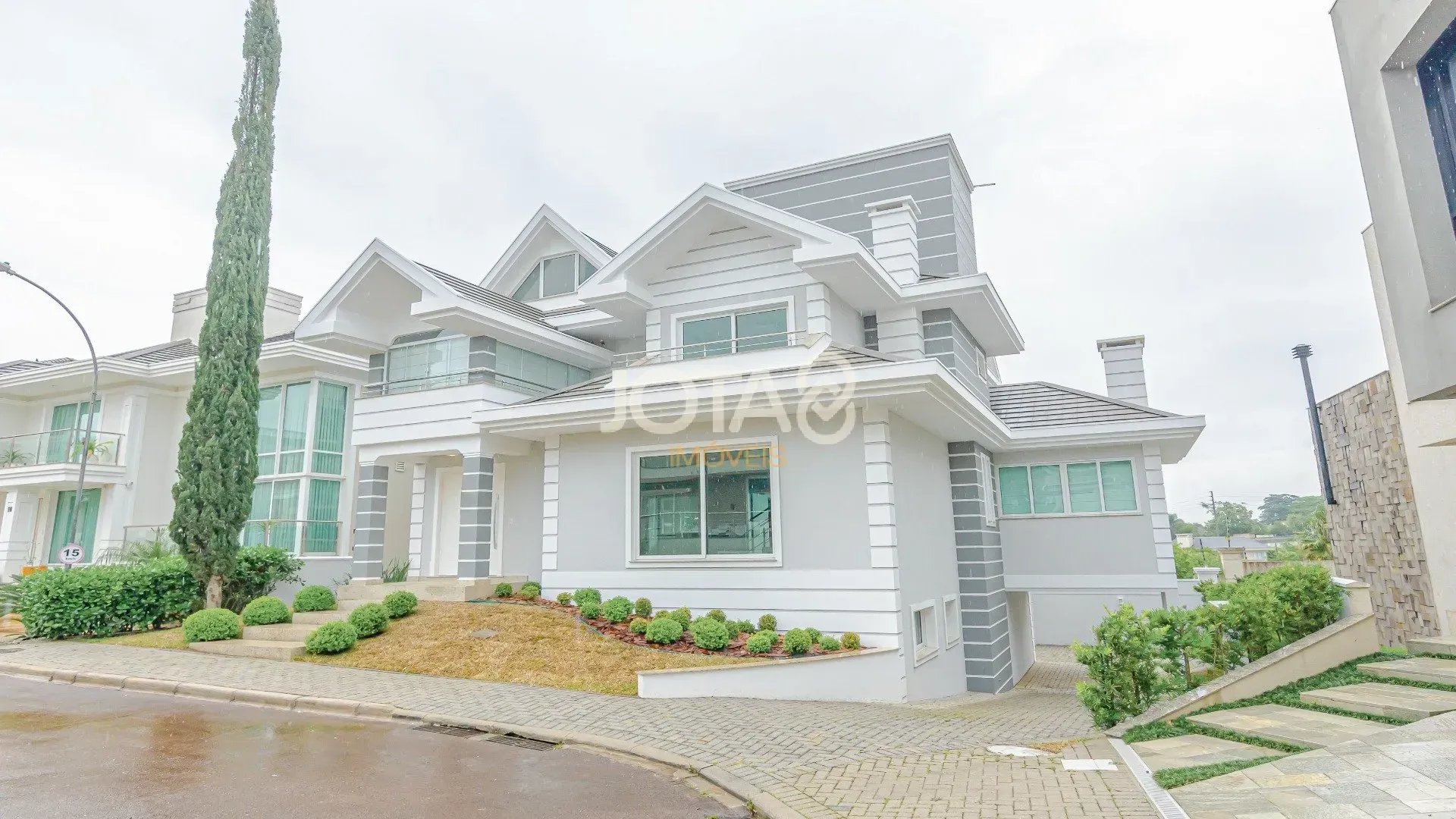 Condominium house with 4 en-suite bedrooms, 492 m² — photo 30